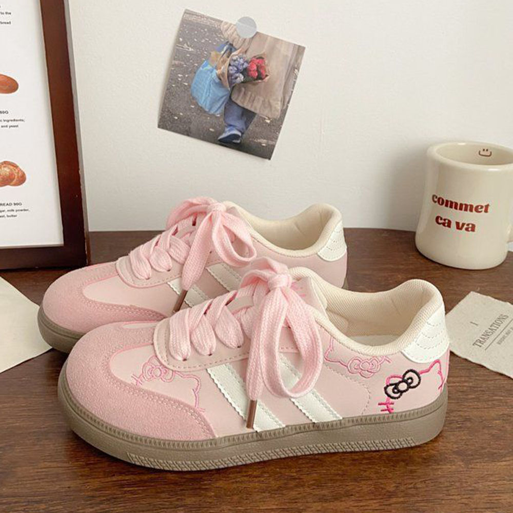 Hello Kitty Women's Casual Out - Women'S Shoes Casual Sneakers 리뷰 및 가격