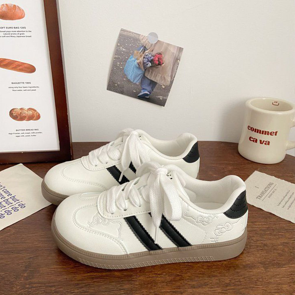 Hello Kitty Women's Casual Out - Women'S Shoes Casual Sneakers 리뷰 및 가격